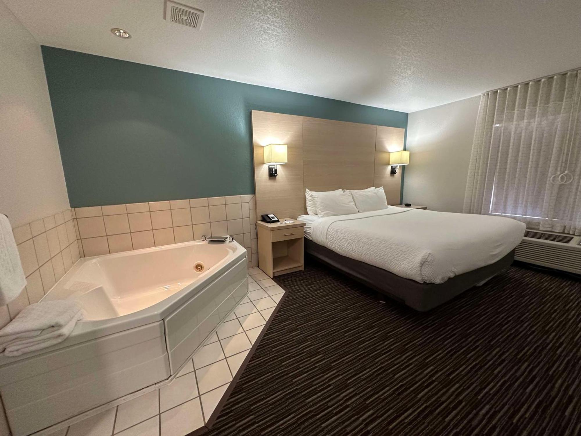 เบสต์ เวสเทิร์น วอเตอร์ทาวน์ Hotel Watertown ภายนอก รูปภาพ